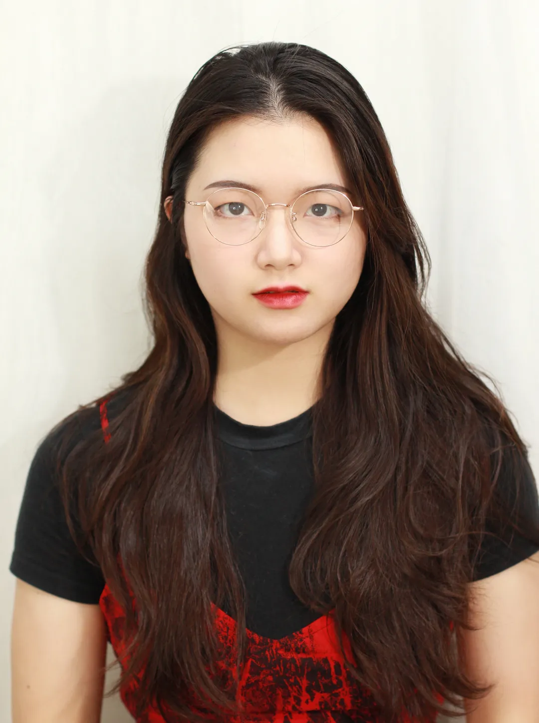 女生長期戴眼鏡與不戴眼鏡,到底有什么區別?