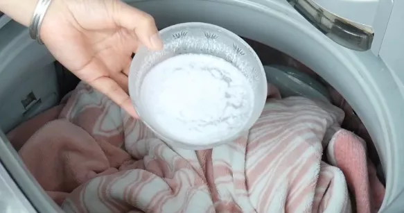 好百邻保洁阿姨教你一招,再脏的床单也能洗得很干净