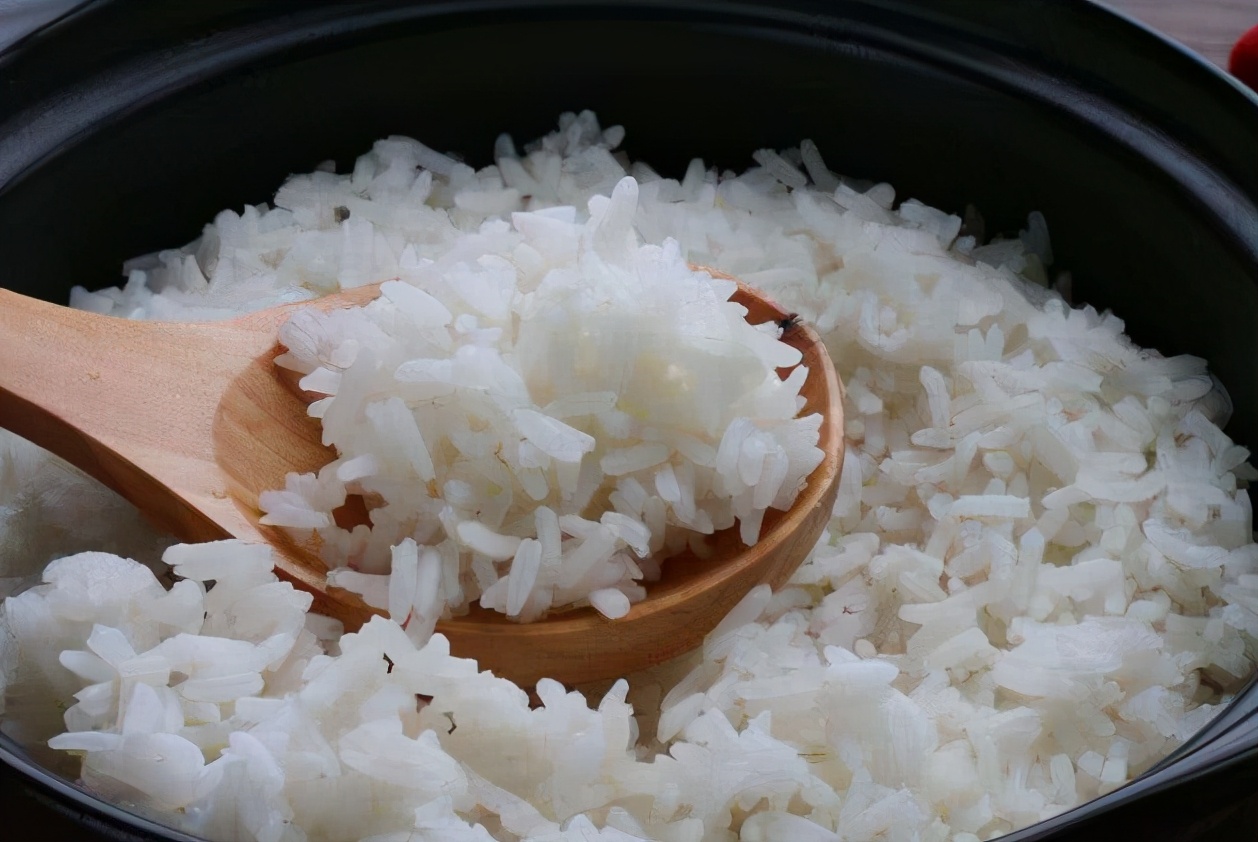 图片[1]-蒸米饭怎么做好吃 掌握“多2样多2步” 香软可口 粒粒分明-起舞食谱网