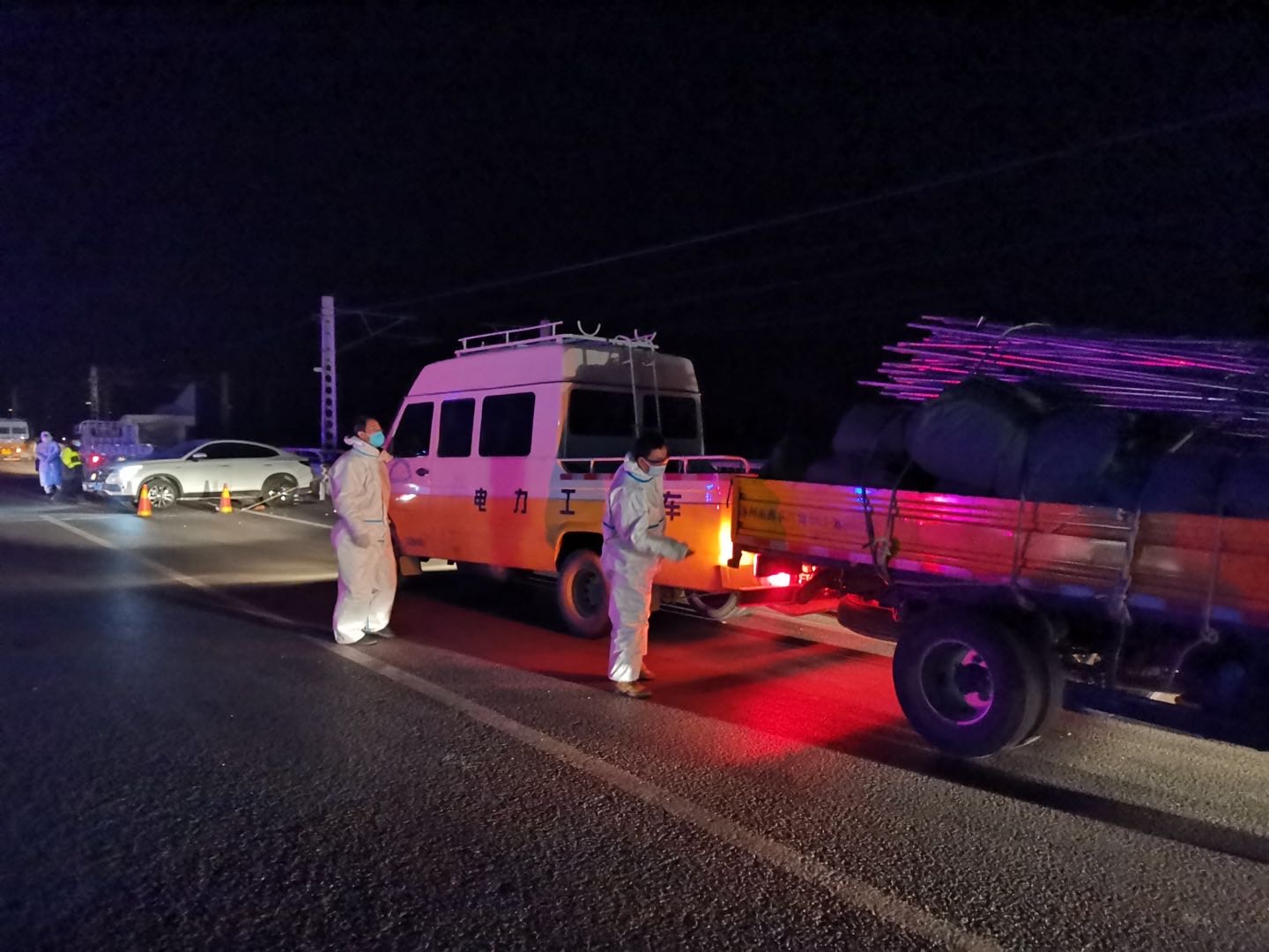 星夜驰援，国网保定供电公司120顶帐篷8小时运抵石家庄！