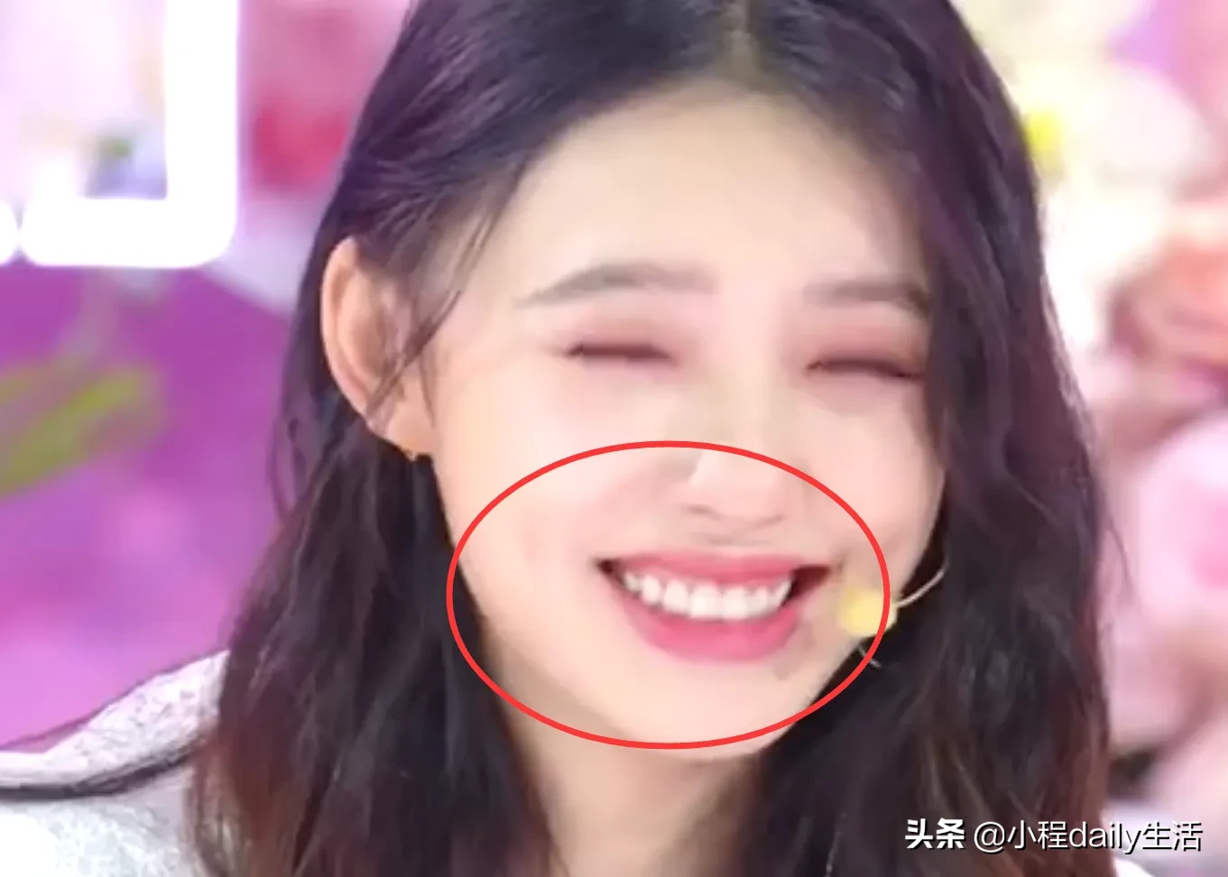 趁林允卸妆郑爽拿手机拍照,当林允卸完后看清
