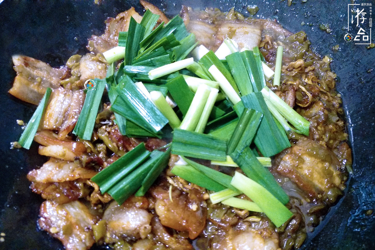 回锅肉该怎么做？外地游客不要辣椒，与厨师发生争执，还报了警