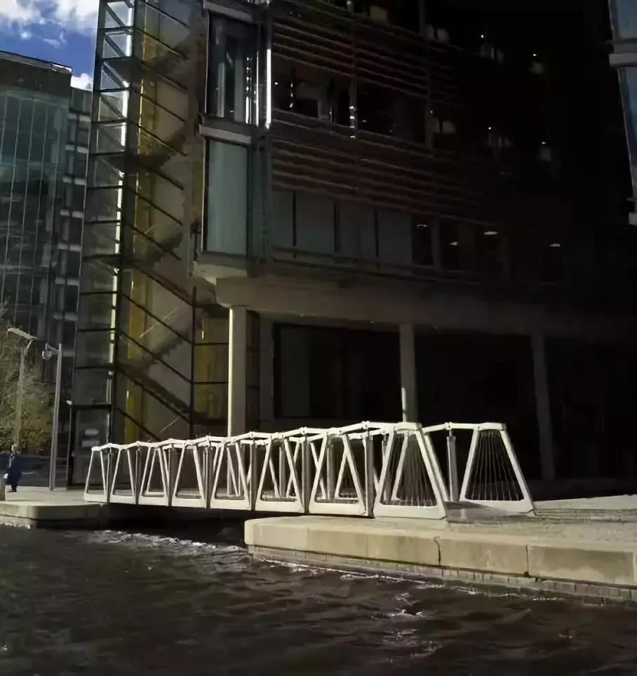 网红建筑沦为