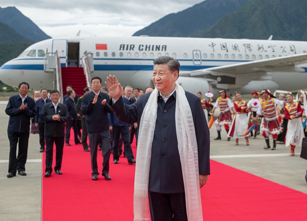 习近平在西藏考察时强调 全面贯彻新时代党的治藏方略 谱写雪域高原长治久安和高质量发展新篇章