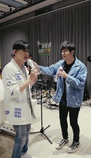 出道39的刘德华，热度仅次于肖战和王一博，周杰