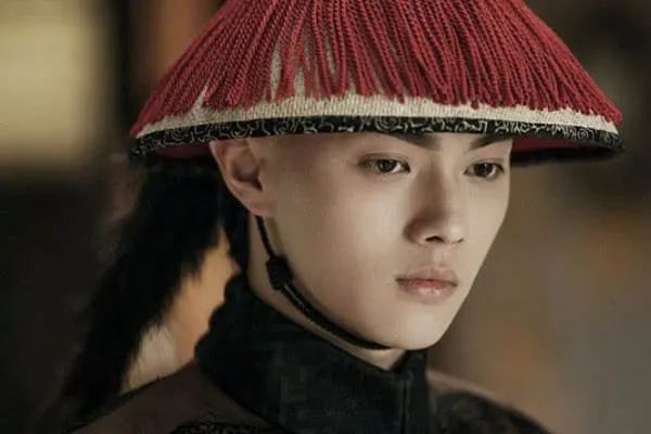 许凯宋威龙靠边站？他被于正官宣并夸奖，没出