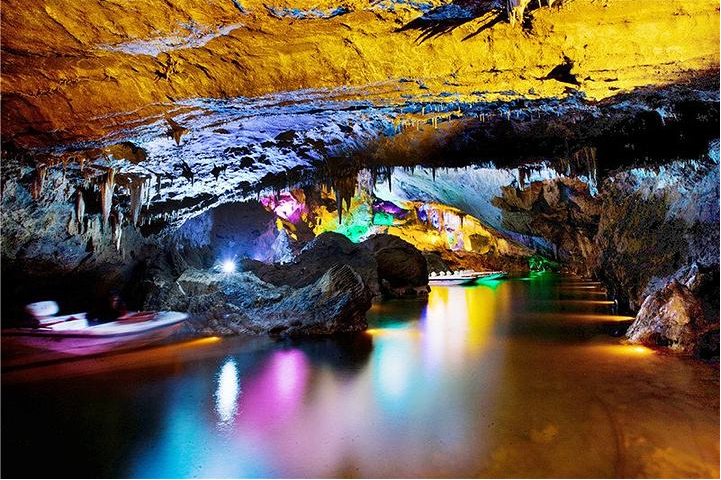 There is a niche 5A scenic spot in Liaoning. Tickets are broken but hundreds of tourists are weaving. It is known as "the heaven on earth"