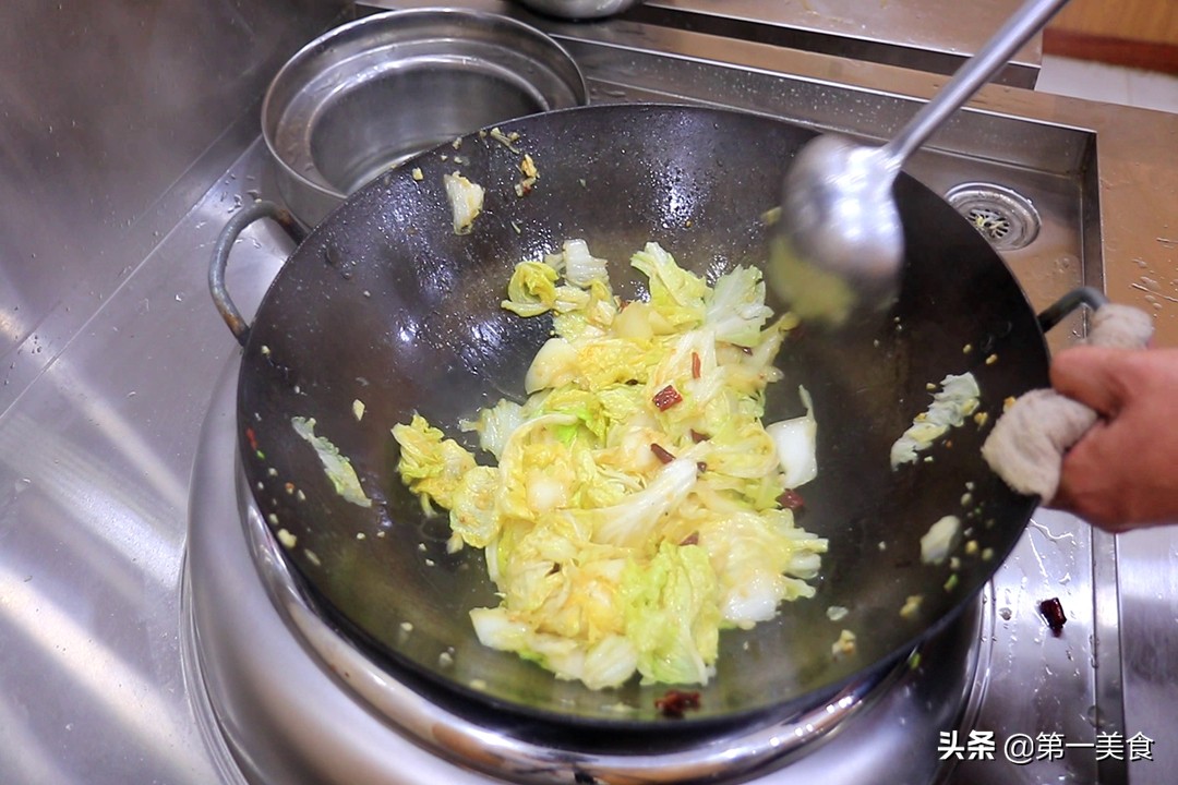 图片[7]-酸辣白菜做法步骤图 为啥饭店炒白菜那么好吃-起舞食谱网
