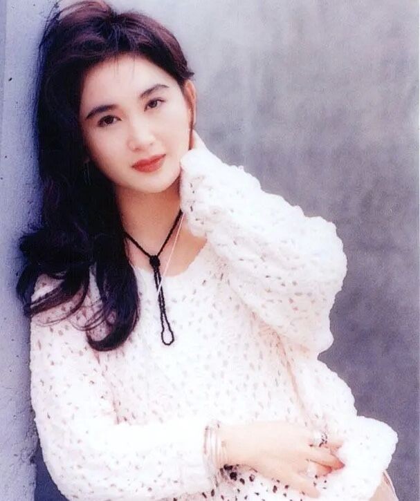 嫁入豪门不生娃，36岁靠“苏妲己”翻红，如今美