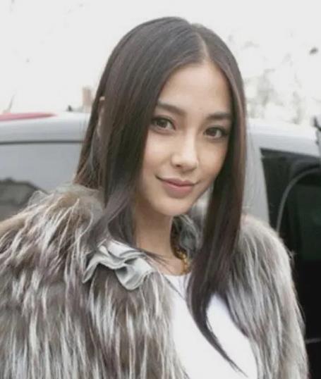 8年前女星造型有多辣眼睛？baby靠颜值扛住，李小璐吓坏众人
