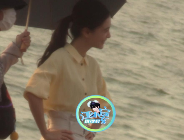 baby与19岁男星吻戏曝光，深情对视太甜蜜，相差13岁毫无违和感