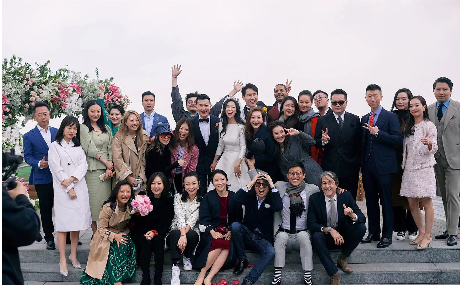 37岁的朱珠结婚了，从婚礼细节可以看出其中的端倪
