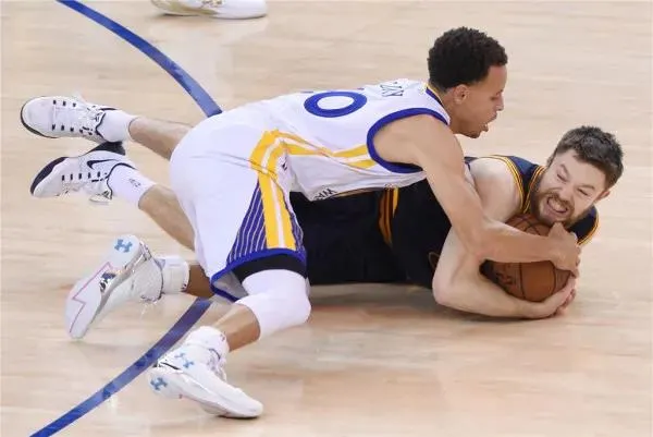 再见了，NBA！他才30岁啊，他可是詹姆斯的超级英雄