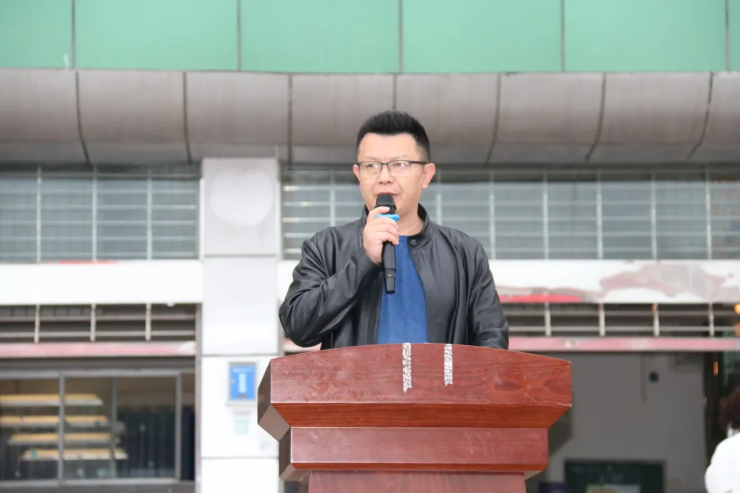 四川民生资讯 南充市李渡中学:匠心“筑”青春,释放同心协力的奋进光芒;趣味“心”运动,绽放拼搏进取的学子风采