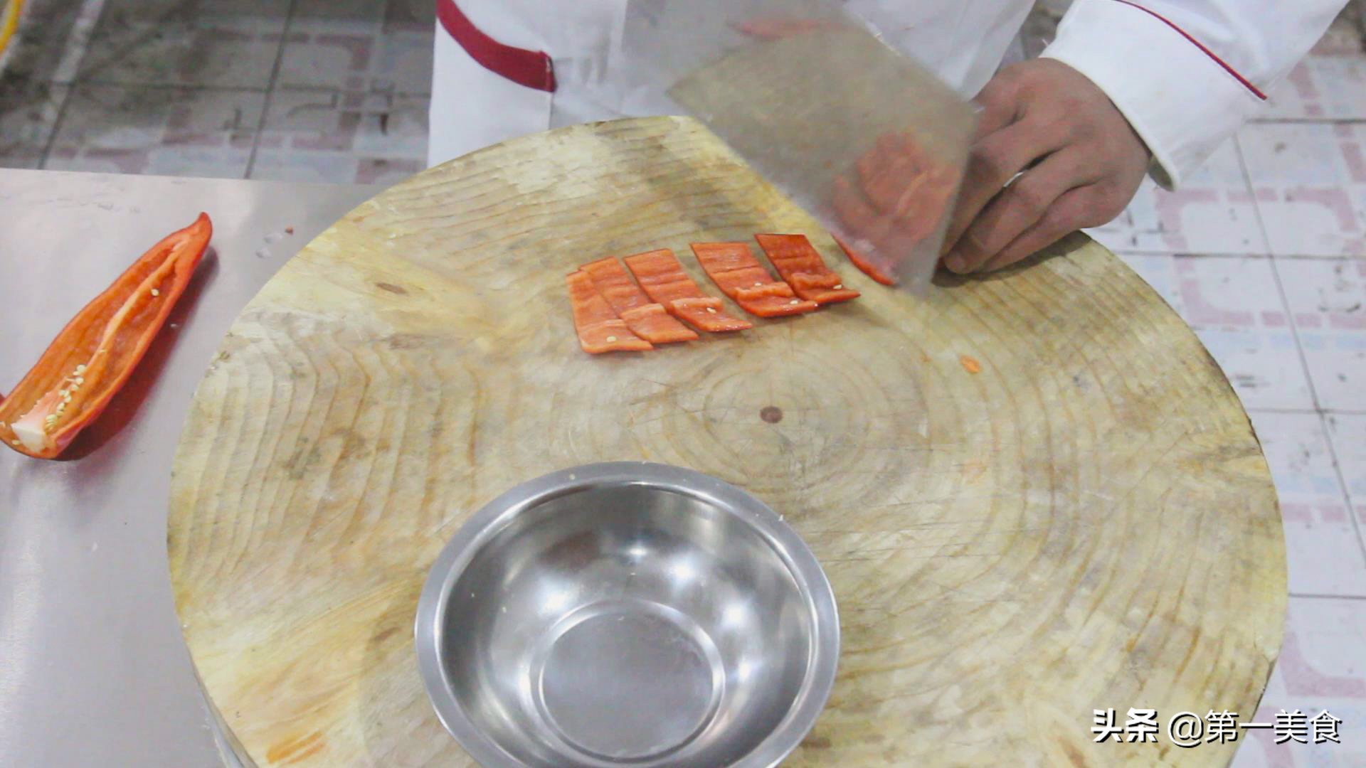 图片[3]-土豆烧牛肉做法步骤图 色泽红润的-起舞食谱网