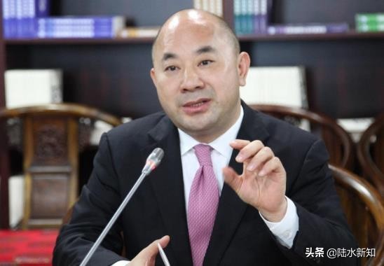 最神秘的中国富豪：三次豪赌赢千亿身家，坐拥