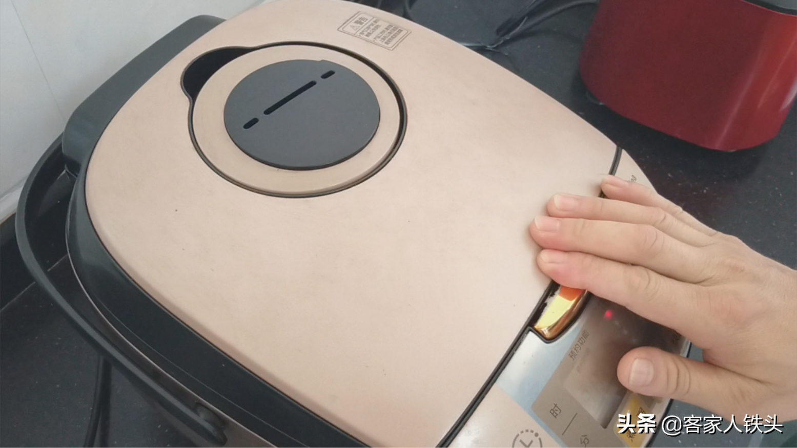 电饭锅做菜也能赛过大厨？教你技巧，新手也能做一锅比饭店香的菜