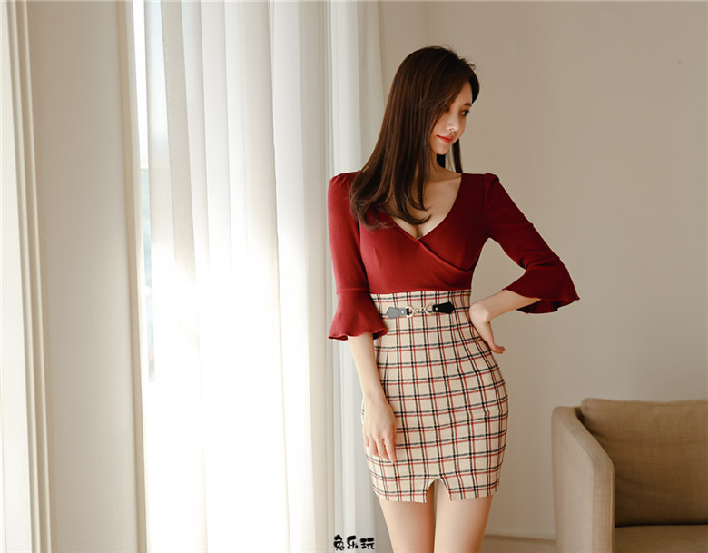 孙允珠:赤霞珠红酒愠色扇叶蝶形衣裙