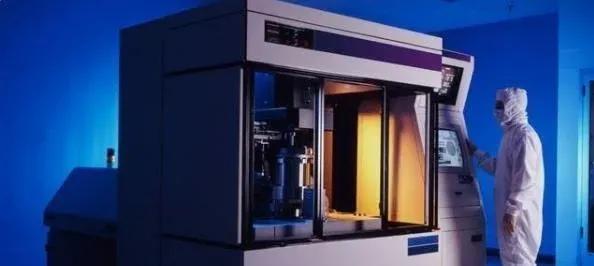 中国芯激增48%超越硅谷，外媒评价：全球“芯片工厂”即将诞生