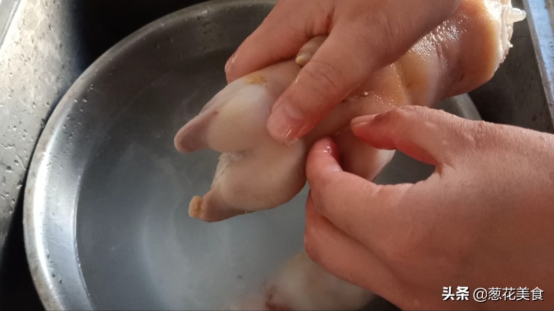 醬香鹵豬蹄好吃有訣竅，記住幾個技巧，想做出正宗的滷豬蹄並不難
