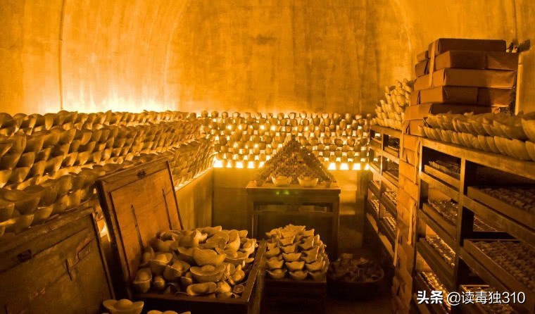 霸权美元的\"黄金—石油—信用\"三步走，