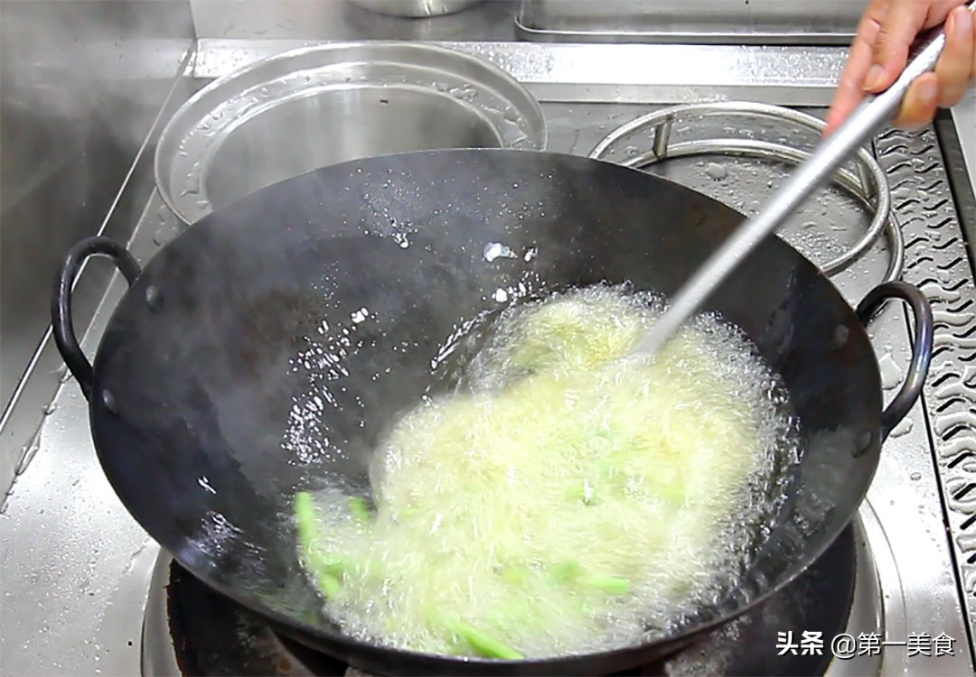 图片[5]-【干煸四季豆】做法步骤图 无毒不夹生 香辣清脆-起舞食谱网