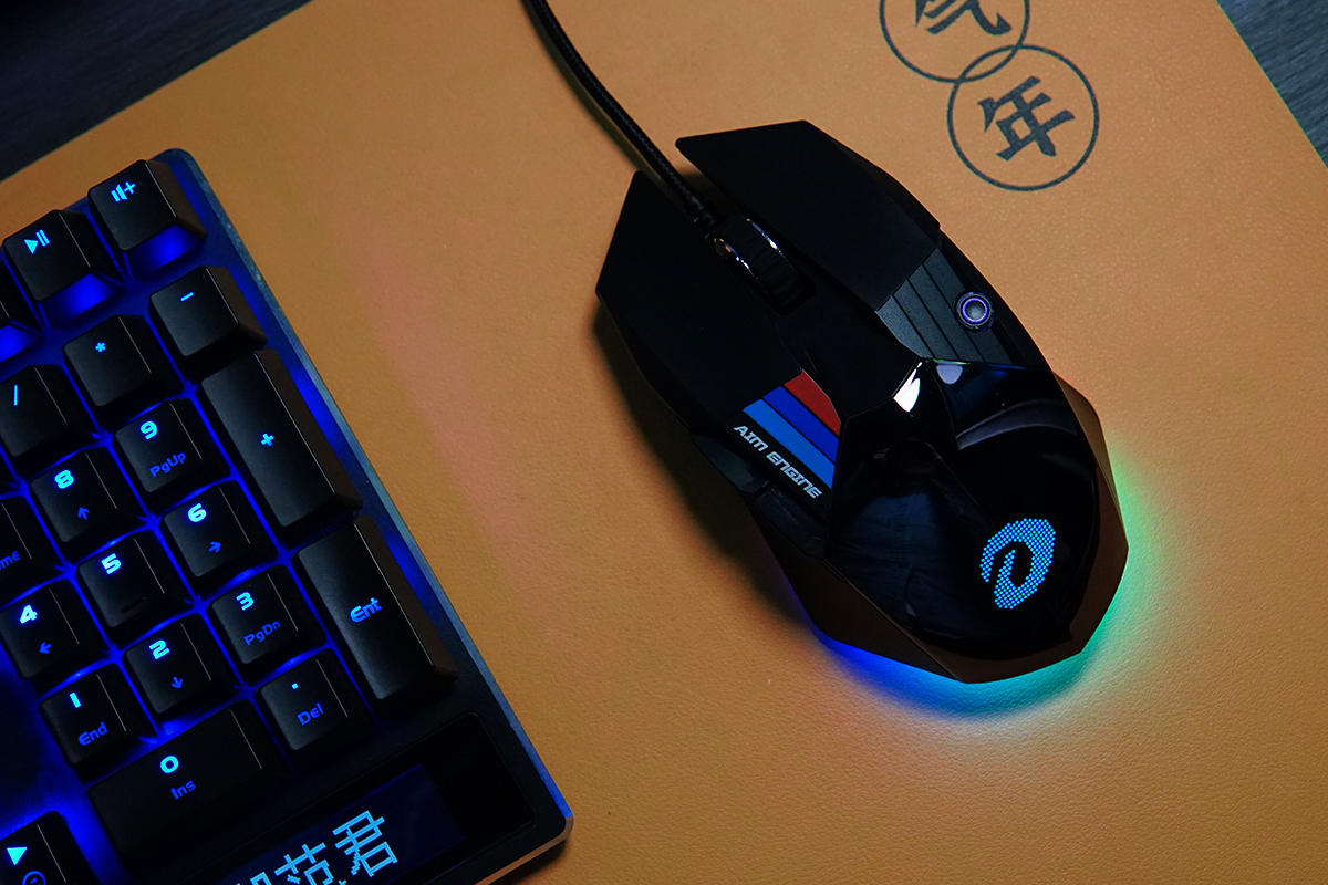 手感和灯效一流，达尔优A970游戏鼠标实战分享