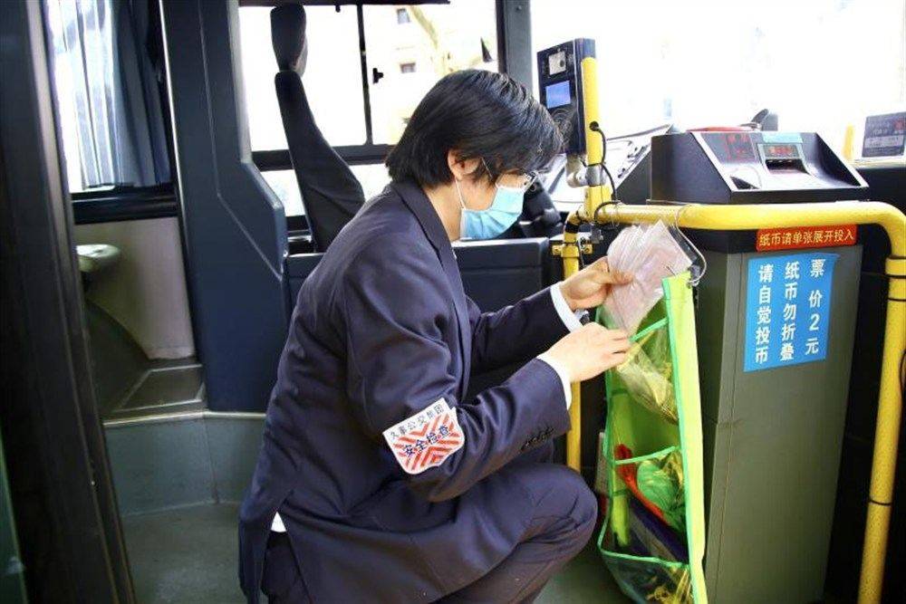 開啟學(xué)生專車、加密發(fā)車班次 上海公交全力護(hù)航“復(fù)學(xué)路”