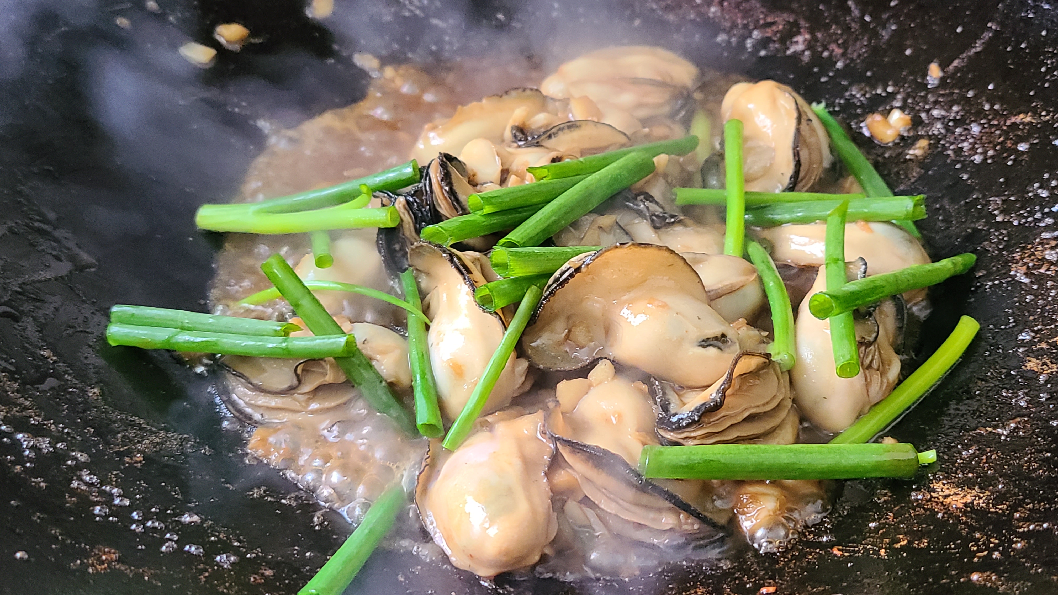 廣式炒生蠔原來這麼好吃，家常做法味道鮮美，看著就饞了