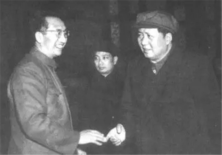 1955年粟裕调空军入闽，伟人在杭州听闻大怒：谁做的决定