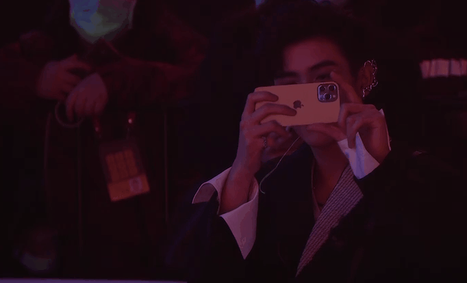 有人暗暗发糖，有人尴尬互动，星光大赏内场真