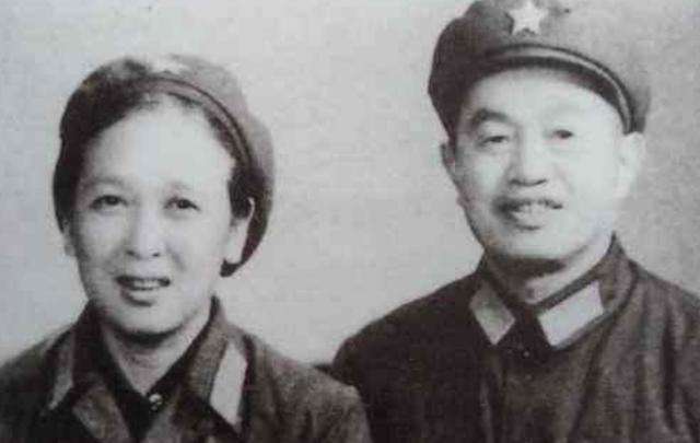 皮定均：毛主席破格提为中将，晚年遇空难身亡，妻子含泪提出质疑