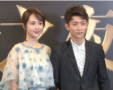 90后新郎因神似张一山而走红，当看到新娘后，这