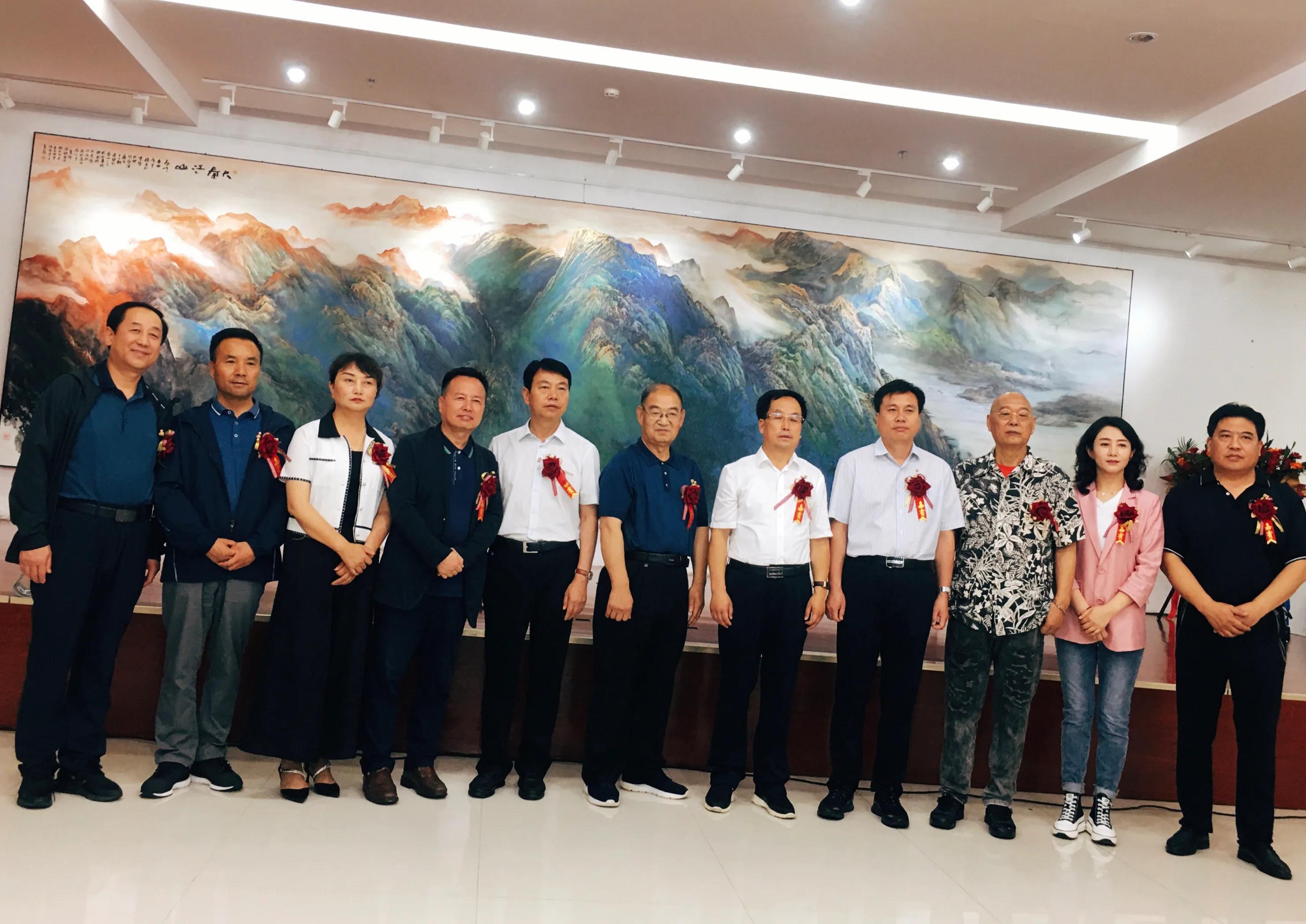 ��Ѷ�����ؽ�ɽ������ɽˮ������չ�ڸ������Ļ������¡�ؿ�Ļ