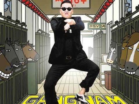 还记得跳“骑马舞”的鸟叔吗？从火遍全球到销