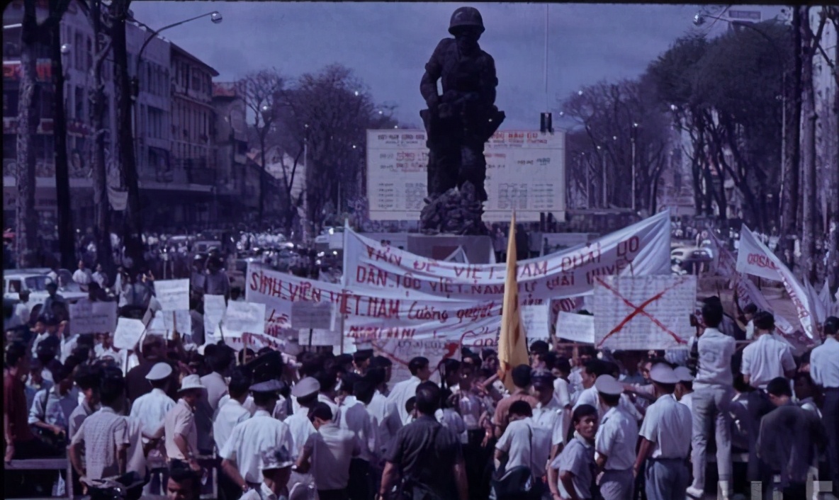 ��Խ��ͳ��ͥ��֮��������������������������������װ�׳���