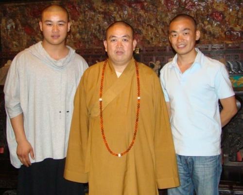 王宝强“痴心不改”爱美人，与新女友冯清传来