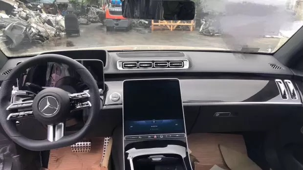 全新一代S级现身国内，这个造型，还能继续拳打