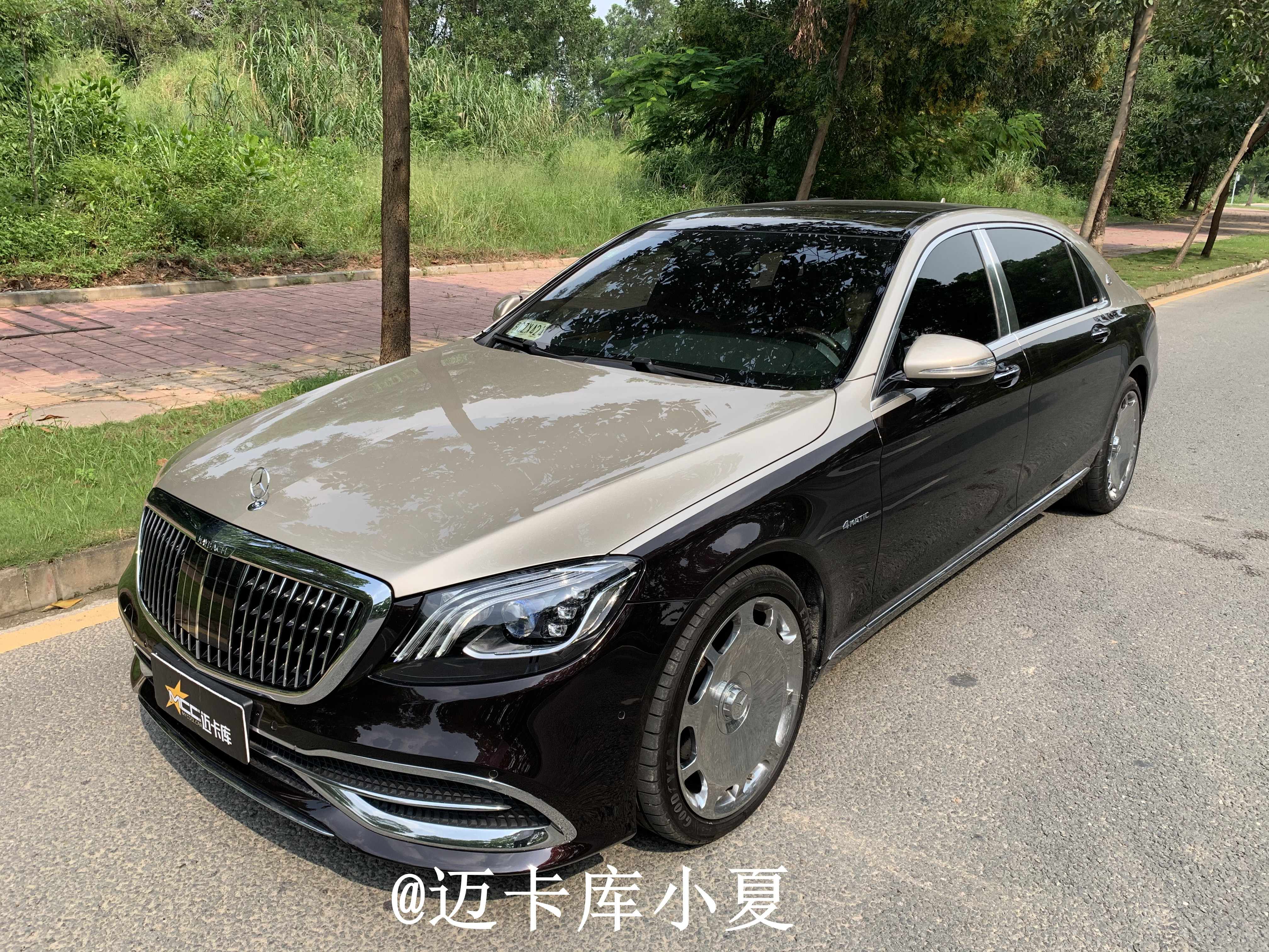 迈巴赫s400s450改双拼色漆面这样的改装真的很漂亮
