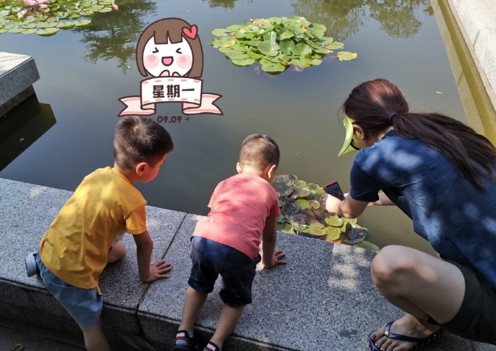 不当央视一姐，也没嫁给老头！李思思被80后老公和俩儿子宠上天