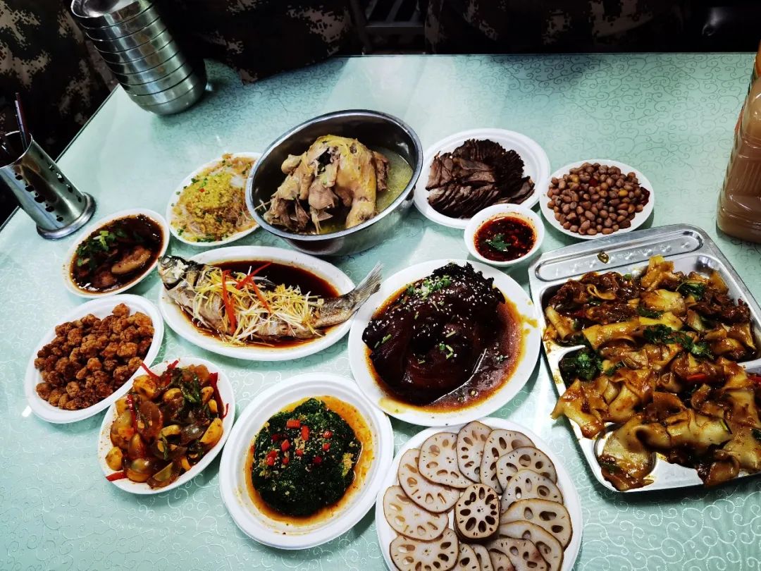 兵哥哥的“年夜饭”，看看哪个单位的伙食你最