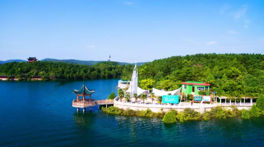 快来看被江水亲吻的丹江大观苑