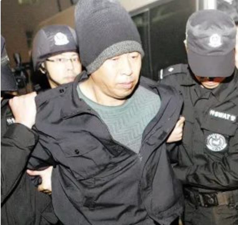 911大案纪实：下水道被肉块堵住，杀人碎尸后改名换姓潜逃20年