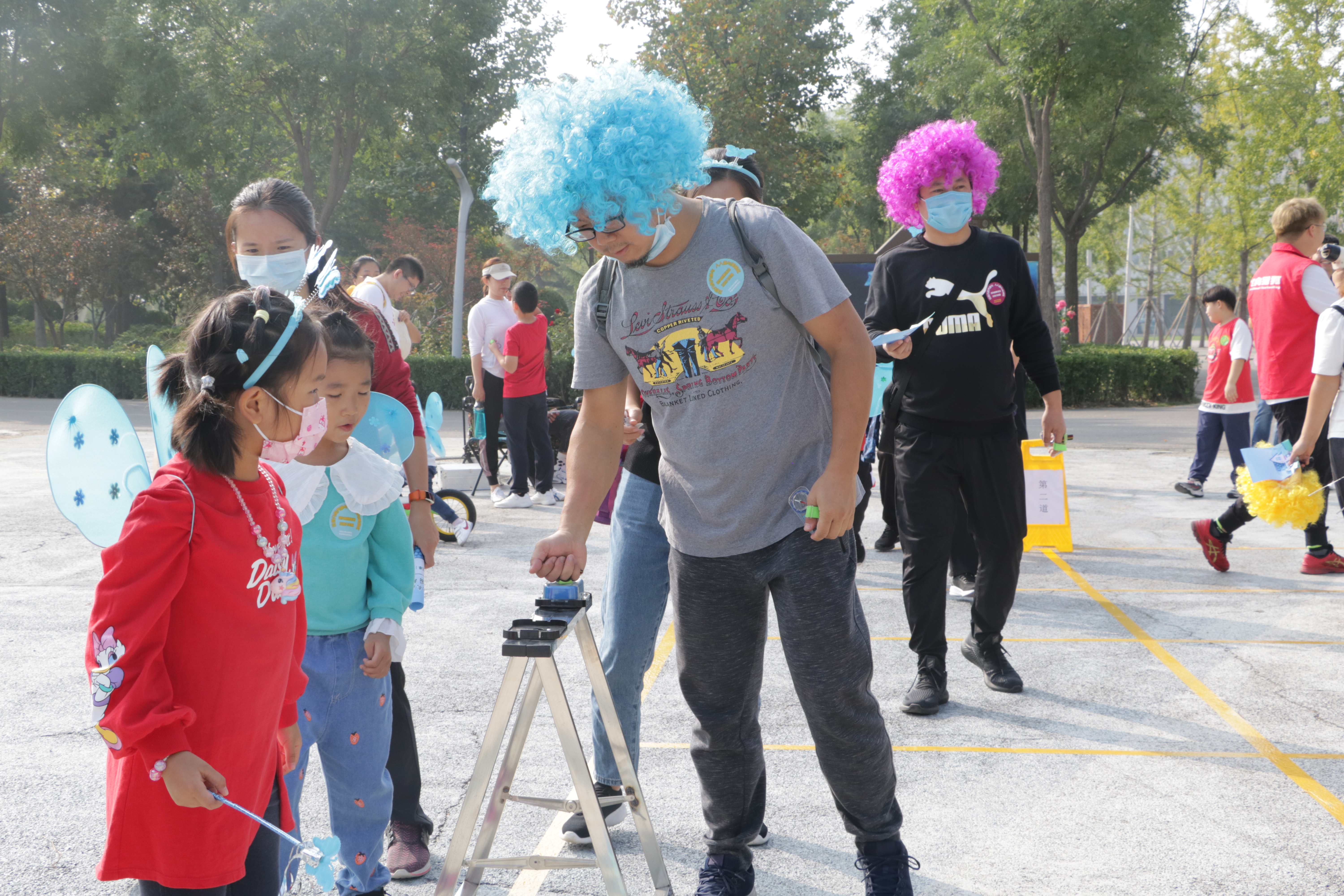 垃圾分类齐参与，趣味定向越野来竞技