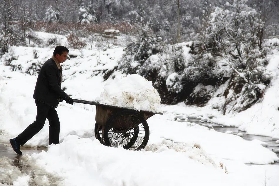 炎炎夏日，送你一组冰雪图片降降温