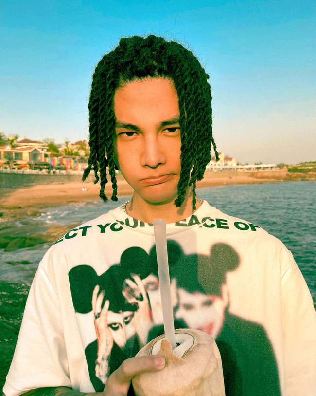 天王就是天王！ 周杰倫向河南捐款的方式，比某些炒作明星強多了