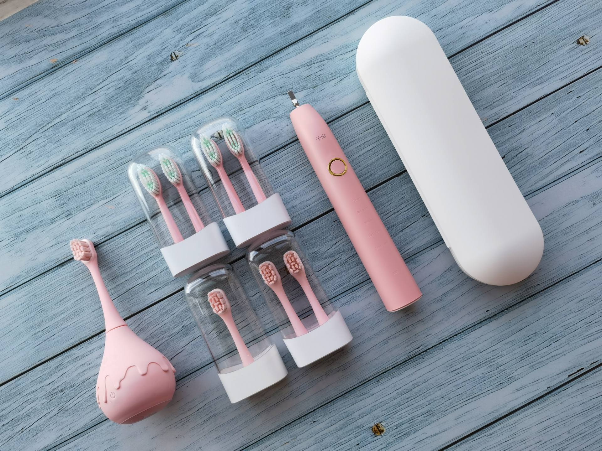 儿童电动牙刷怎么选？COMBO咸蛋超人联名款贴心呵护宝宝稚嫩牙齿