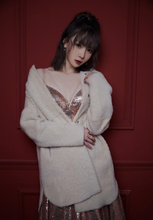 高晓松的前妻原来这么有魅力，虽然看着有网红