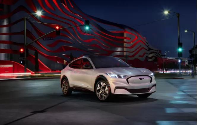 特斯拉CEO马斯克成全球首富；全新AMG C45谍照曝光