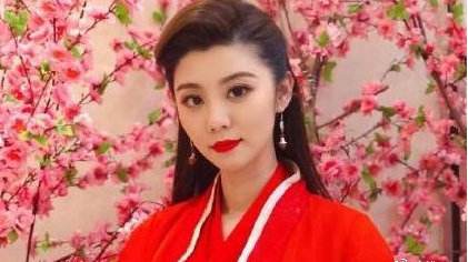 《王牌》沈涛婚礼曝光，妻子美丽动人，气质完全不输王牌女郎费费